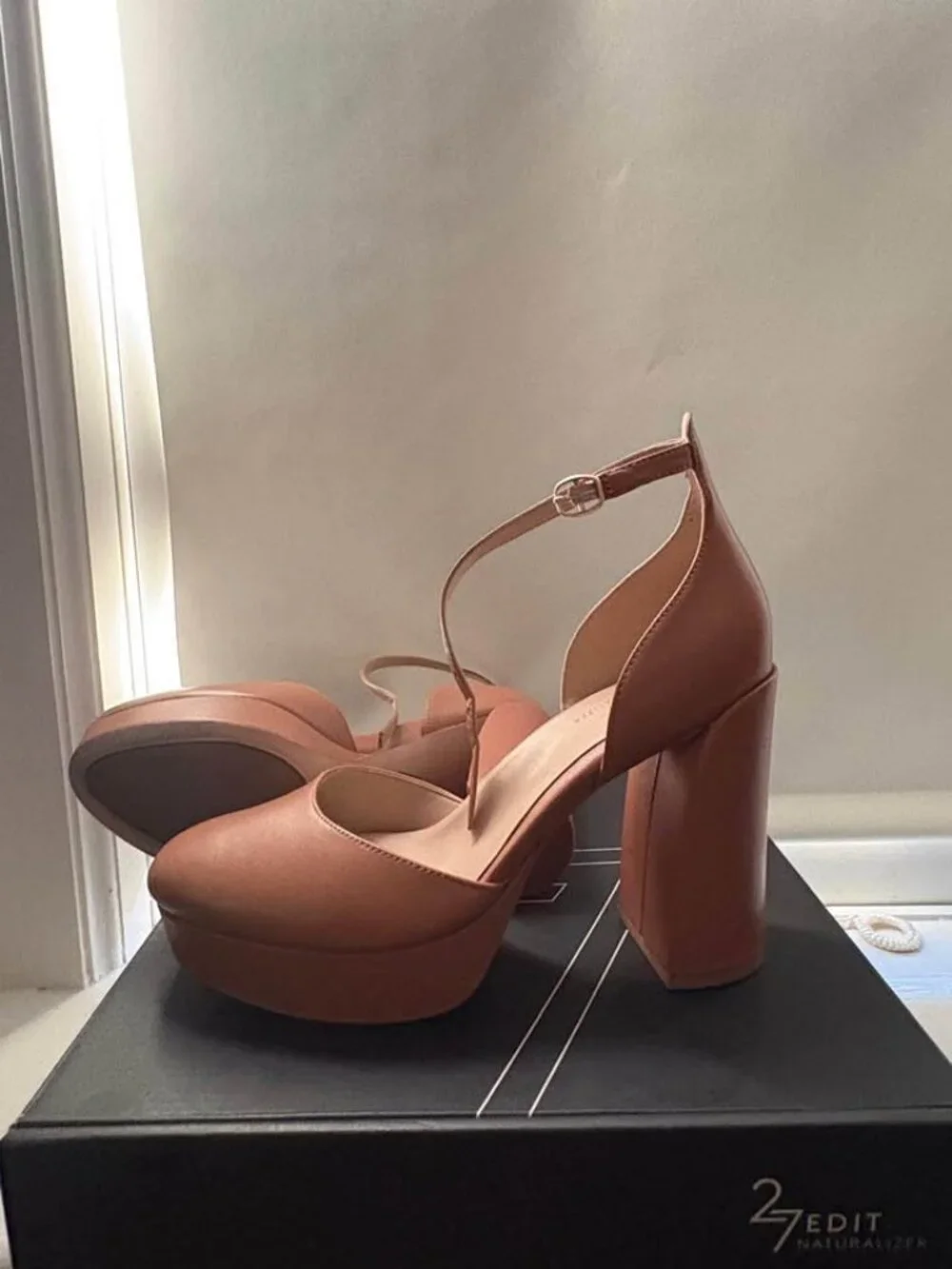 Naturalizer women shoes sz 7.5